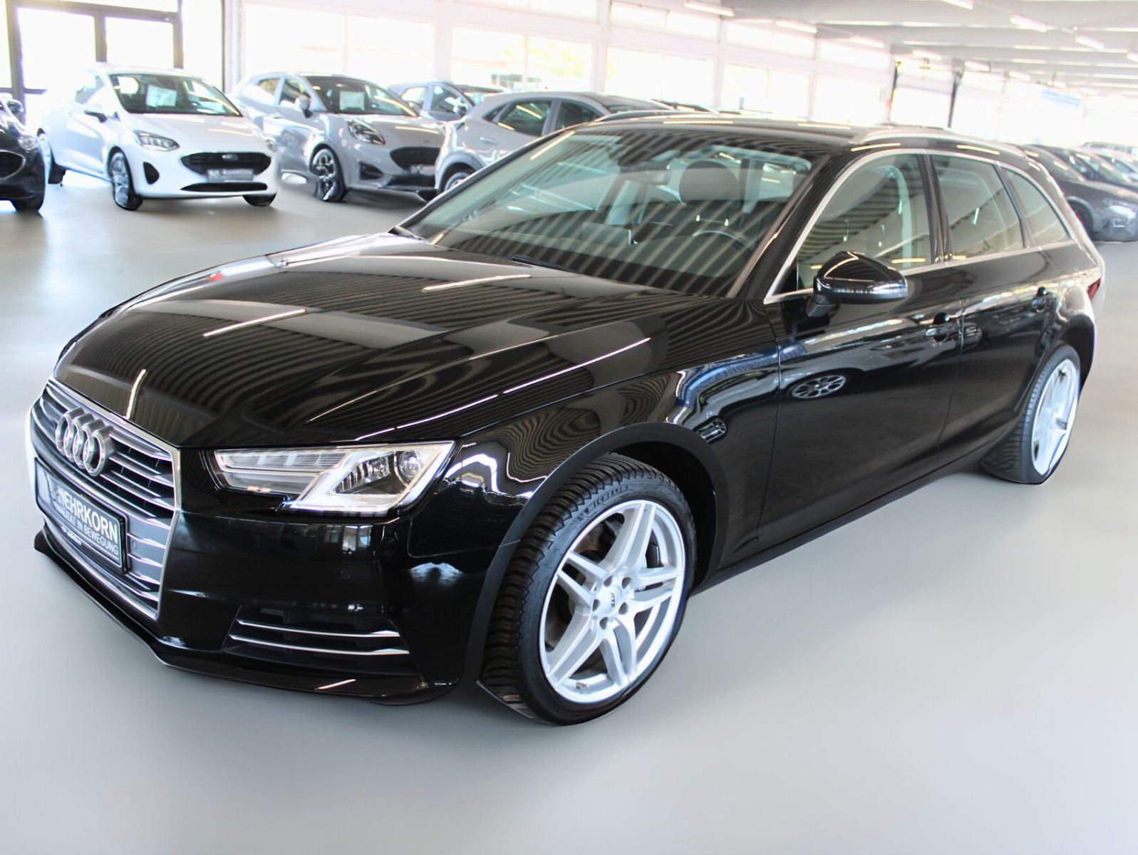 Fahrzeugabbildung Audi A4 2.0 TDI S tronic sport Avant NAVI XENON uvm.