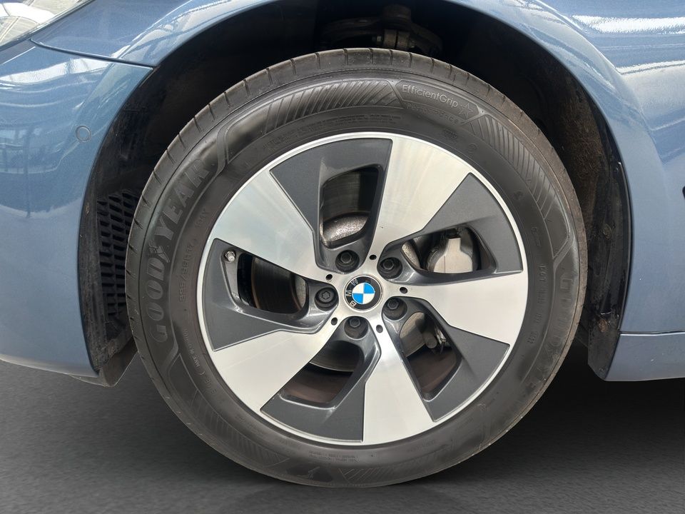 BMW 530i xDrive Touring Pano HUD AHK H&K DrAssProf foto 9
