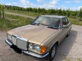 Mercedes-Benz 230 CE - Mercedes-Benz Oldtimer: Coupe