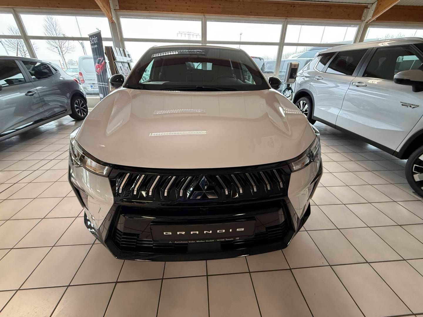 Fahrzeugabbildung Mitsubishi Grandis Intro Edition 1.8 Hybrid