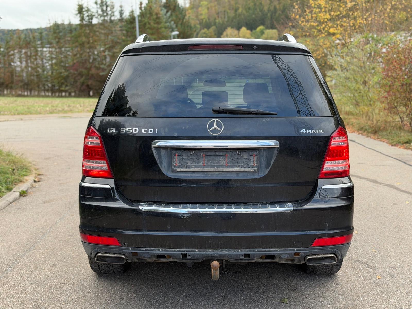Mercedes-Benz GL350 2009 — interior