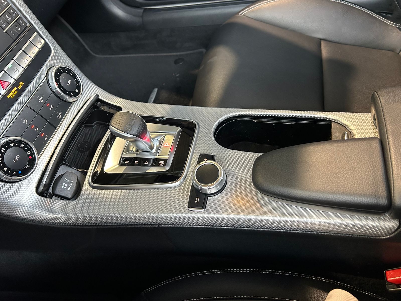 Fahrzeugabbildung Mercedes-Benz SLC 200 9G-Tronic AIRSCARF SHZ PANO NAVI