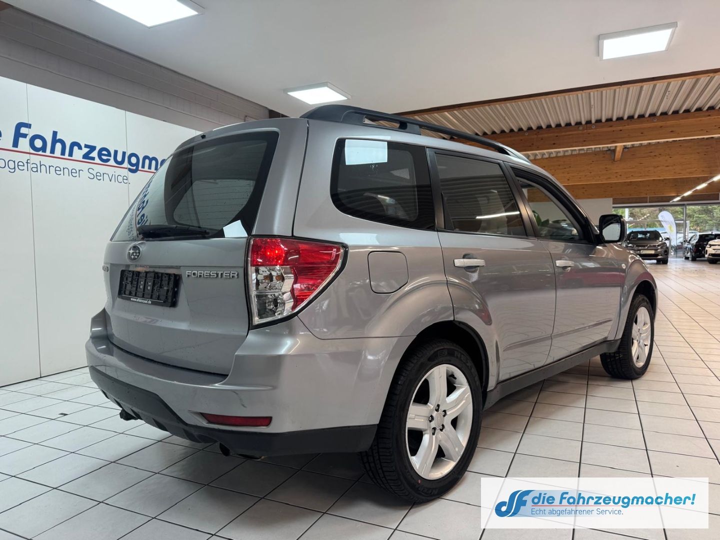 Fahrzeugabbildung Subaru Forester Comfort Xenon Alu Klima el.SP *EXPORT