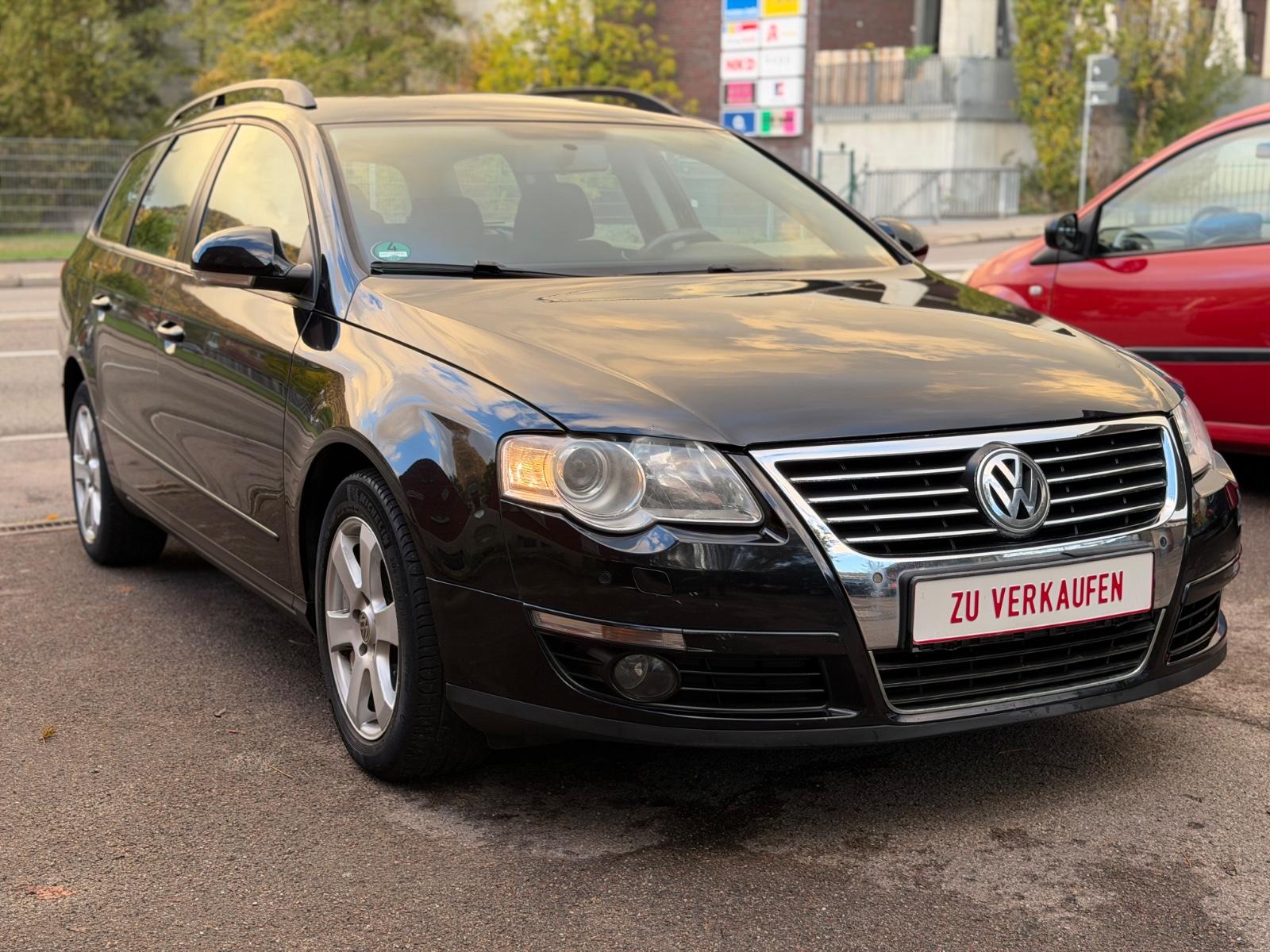 Volkswagen Passat 2010 — rear view
