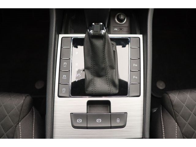 Fahrzeugabbildung SKODA Superb Combi Ambition LED ACC Navi DSG