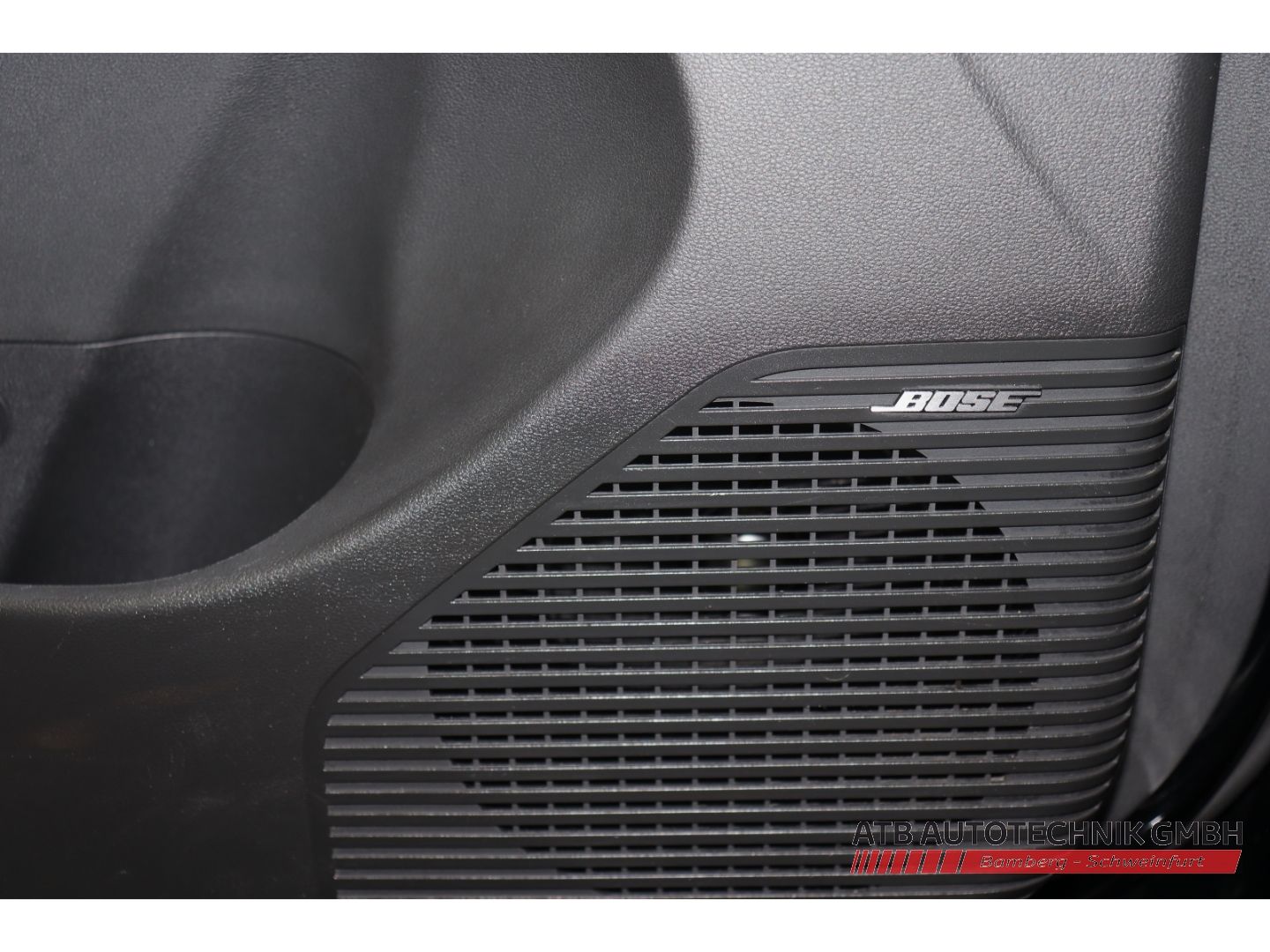 Fahrzeugabbildung Hyundai KONA Elektro Prime 65,4 kWh 2WD SOH 98,9% HUD Na