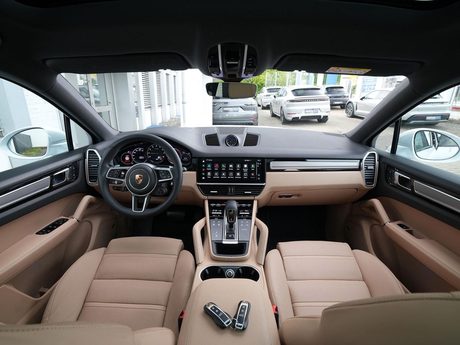 Porsche E-Hybrid CoupéPLATINUM-INNO-PANO-HUD-LEDER BEIGE