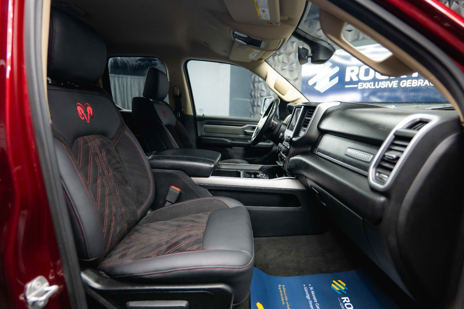 Fahrzeugabbildung Dodge RAM 5.7 V8 HEMI 4x4 OFFROAD Night Limited LONG