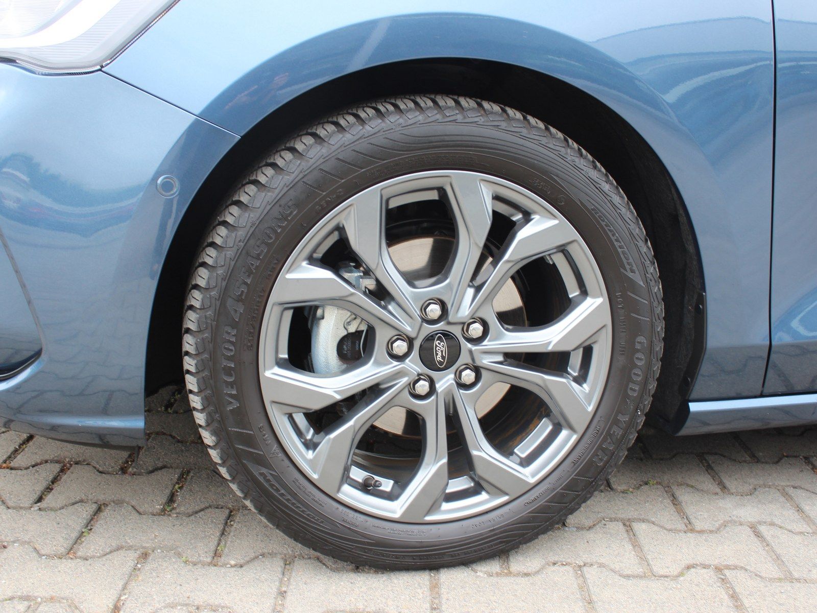 Fahrzeugabbildung Ford Focus ST-Line X 1,0 EcoBoost Mild Hybrid