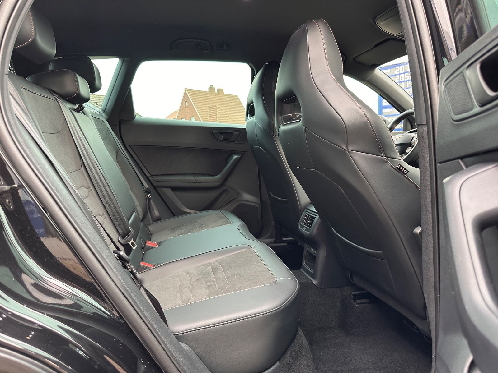 Fahrzeugabbildung CUPRA Ateca 1.5 TSI DSG ACC/Navi/SHZG/eHeck/LED/Travel