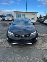 Toyota Auris - schwarze Toyota Auris Touring Sports
