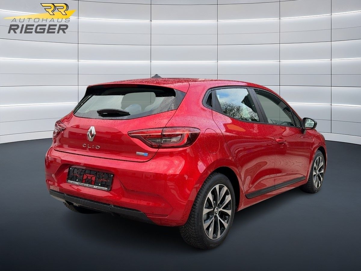 Fahrzeugabbildung Renault Clio V Equilibre Full Hybrid 145