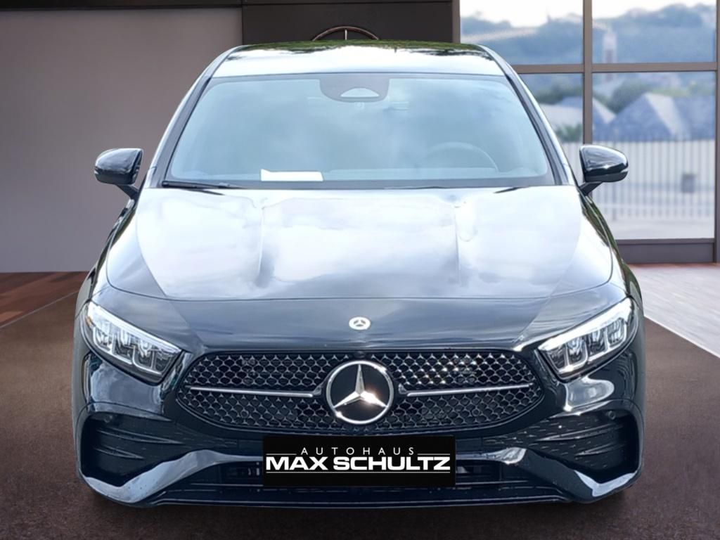 Fahrzeugabbildung Mercedes-Benz A 200 Kompaktlimousine A 200*AMG*LED*Navi*Kamera