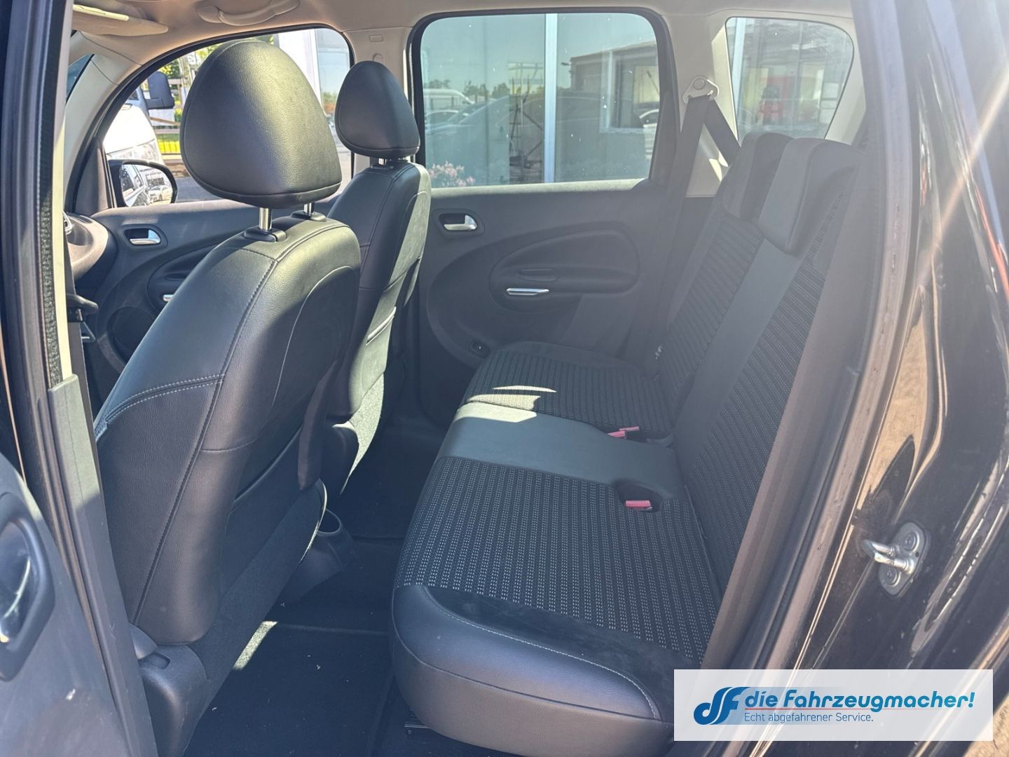 Fahrzeugabbildung Citroën C3 Picasso Exclusive 1,6HDi Pano TÜV 05/27 *EXPO