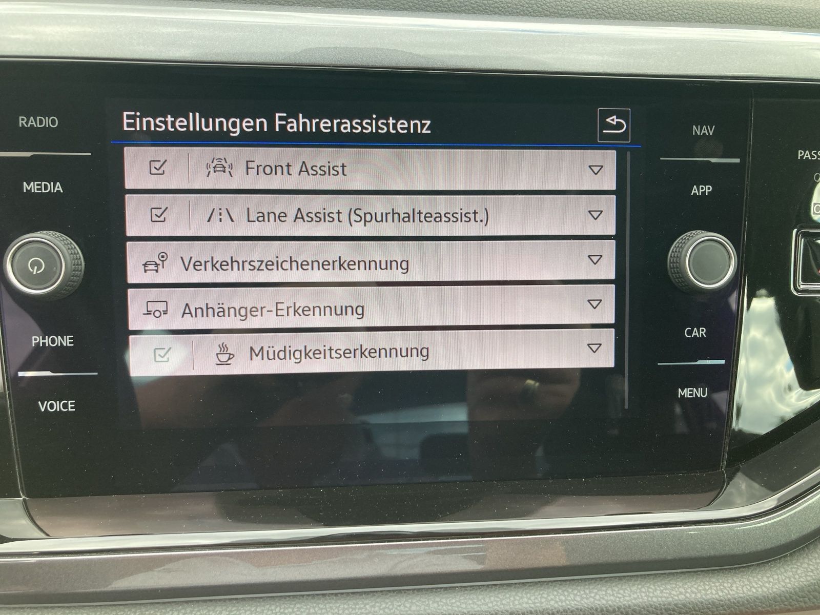 Fahrzeugabbildung Volkswagen Taigo TSI Style DSG IQ-Light Navi AHK RFK SHZ