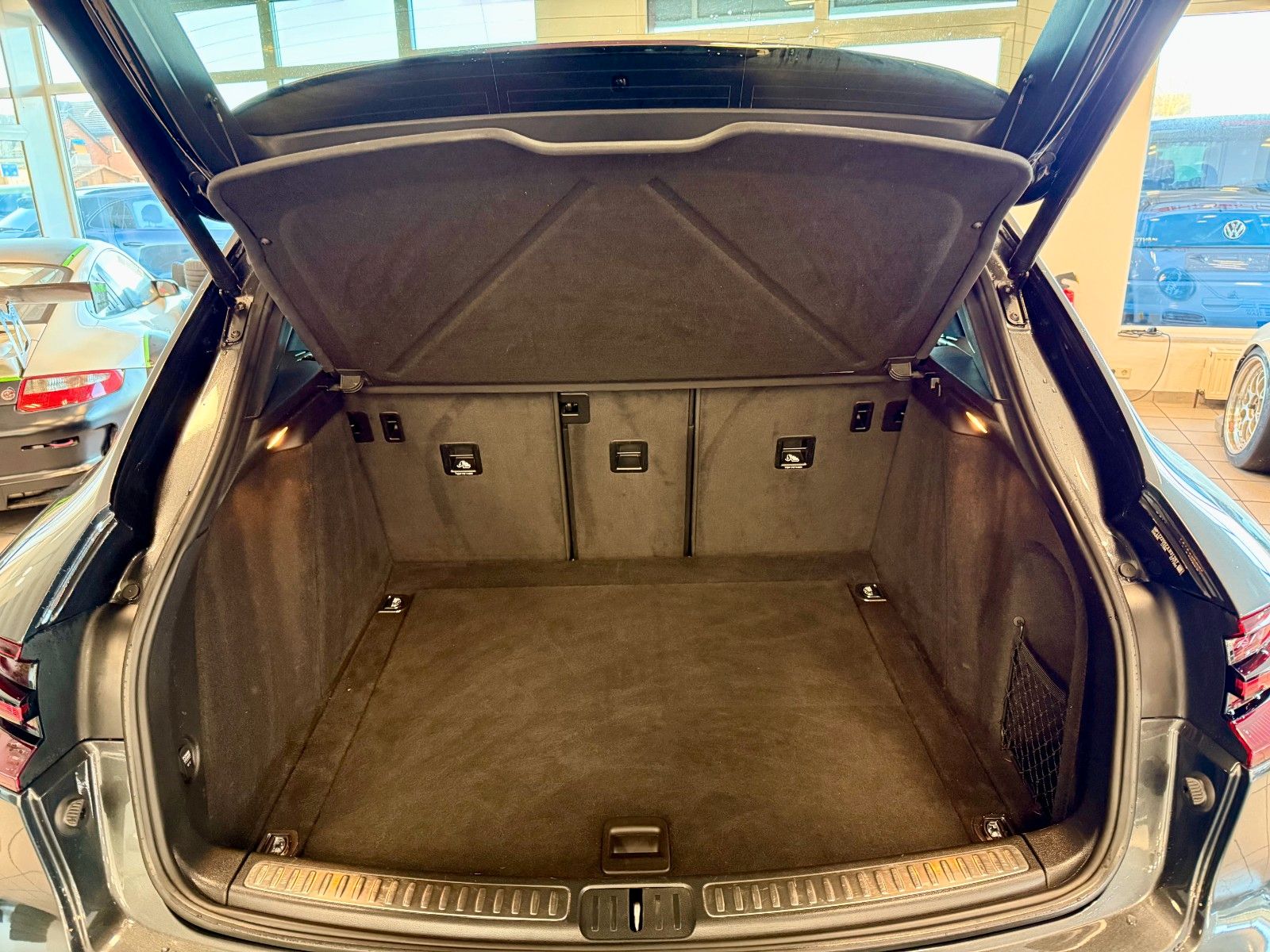 Fahrzeugabbildung Porsche Macan S Panorama, BOSE, DAB, Sportabgasanlage