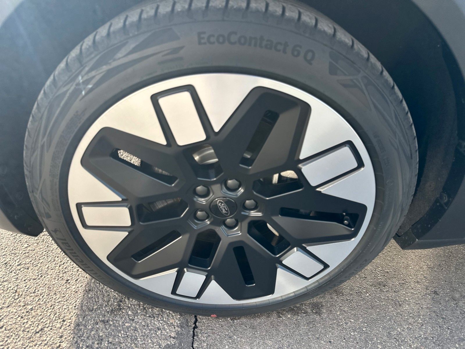 Fahrzeugabbildung Ford Explorer Premium RWD, PANORAMADACH, AHK