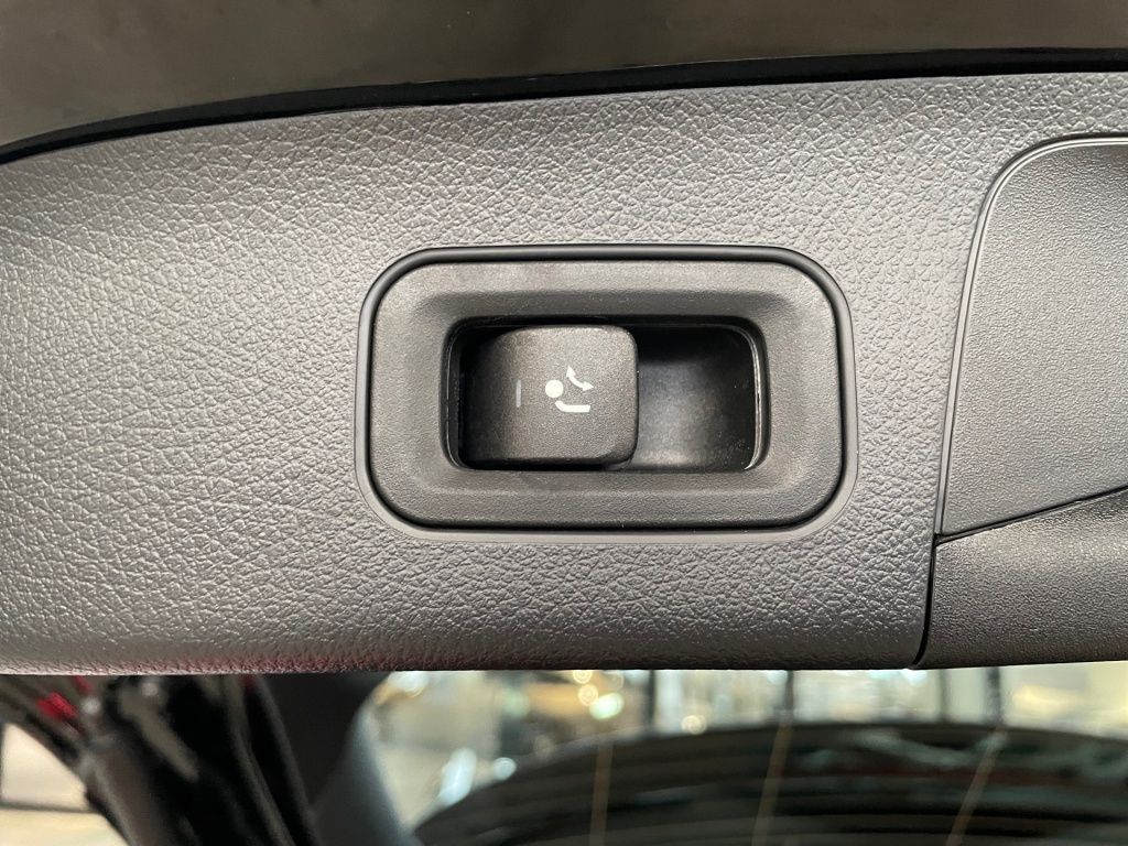 Fahrzeugabbildung Mercedes-Benz GLA 180 Progressive AHK Totwi. Navi LED SHZ KAM