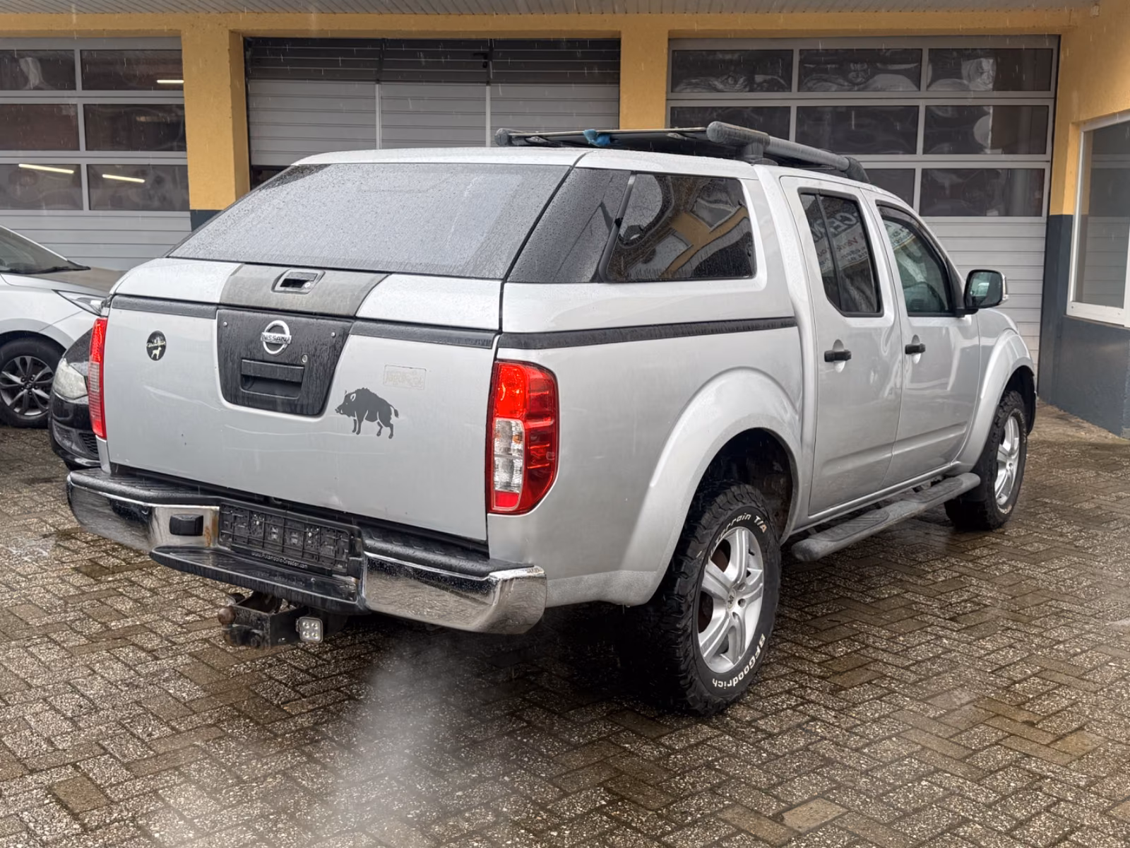 NISSAN NAVARA PICKUP DOUBLE CAB PLATINUM 4X4 | 171 ch | BVA | TOIT OUVRANT | VOLANT EN CUIR
