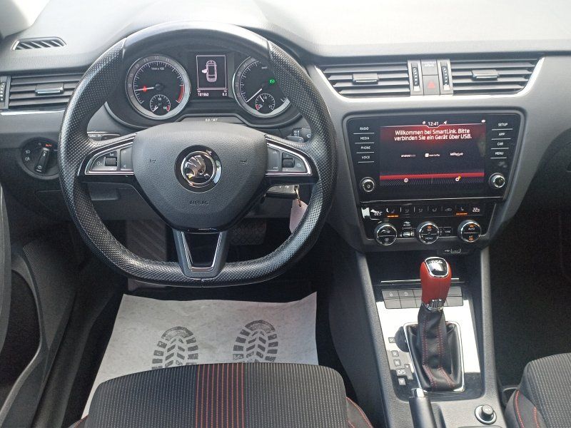 Fahrzeugansicht 9 Fahrzeugabbildung SKODA Octavia 1.6 TDI Style DSG LED+SCHIEBEDACH+PDC+S