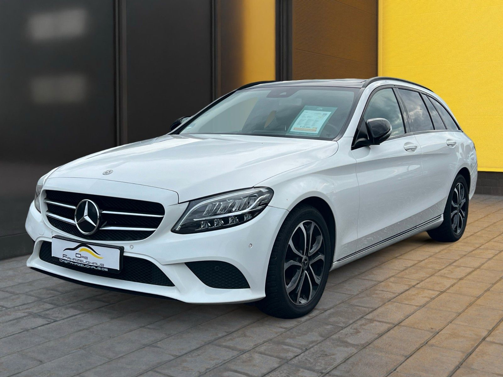 Mercedes-Benz C 220 d T Avantgarde+NightPaket+LED+AHK+Pano