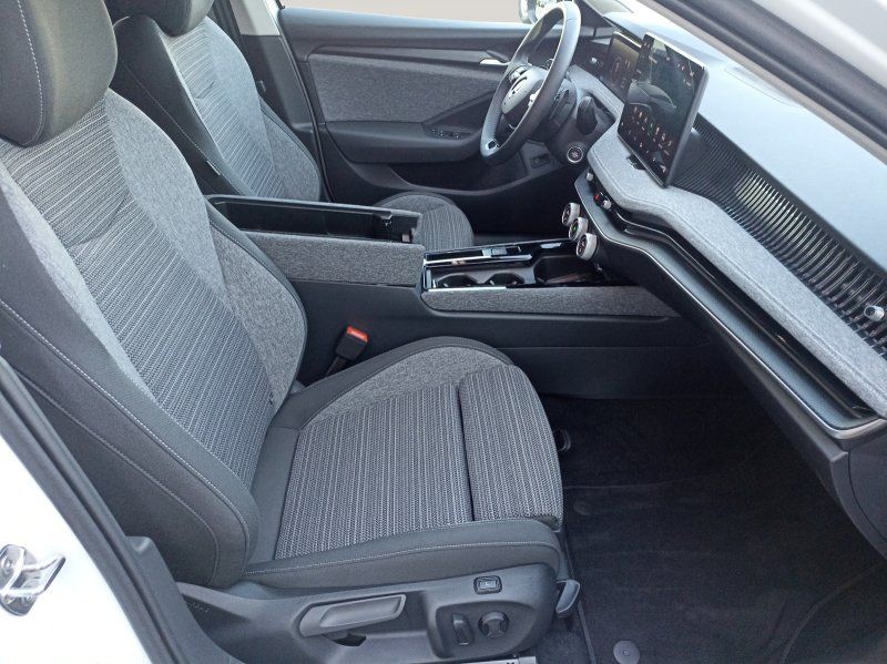 Fahrzeugabbildung SKODA Superb Combi 1.5 TSI mHEV Selection DSG  ASSISTE