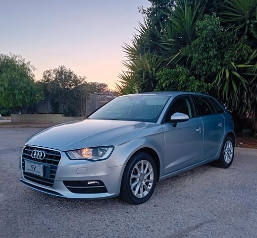 AUDI Audi A3 SPB 1.6 TDI 110 cv ULTRA Attraction - UN