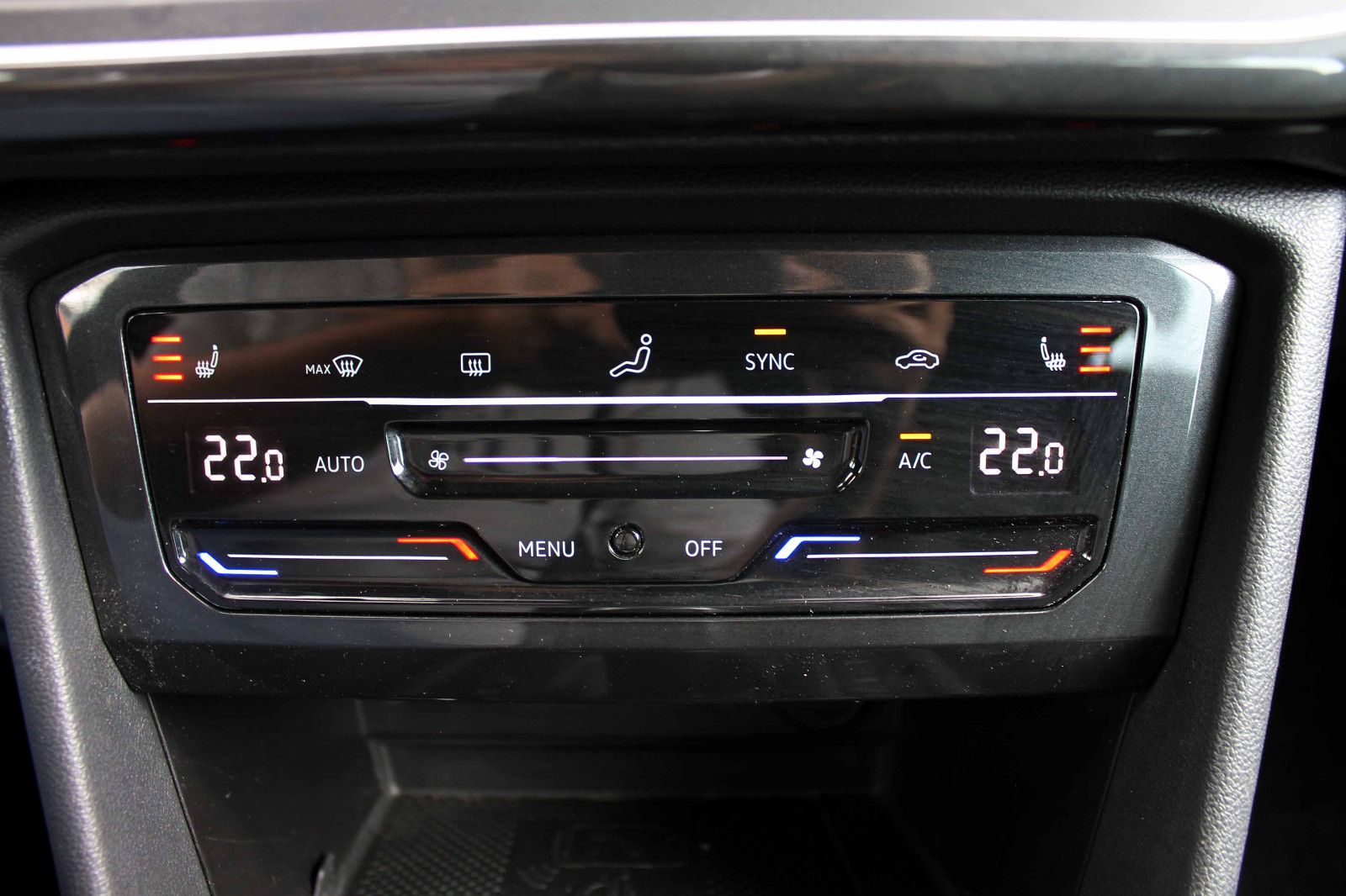 Fahrzeugabbildung SEAT Tarraco Xperience 1.5 TSI DSG 7-Stz ACC PDC KAM