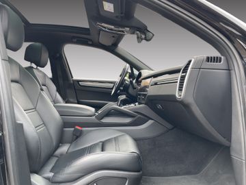 Porsche Cayenne - 10