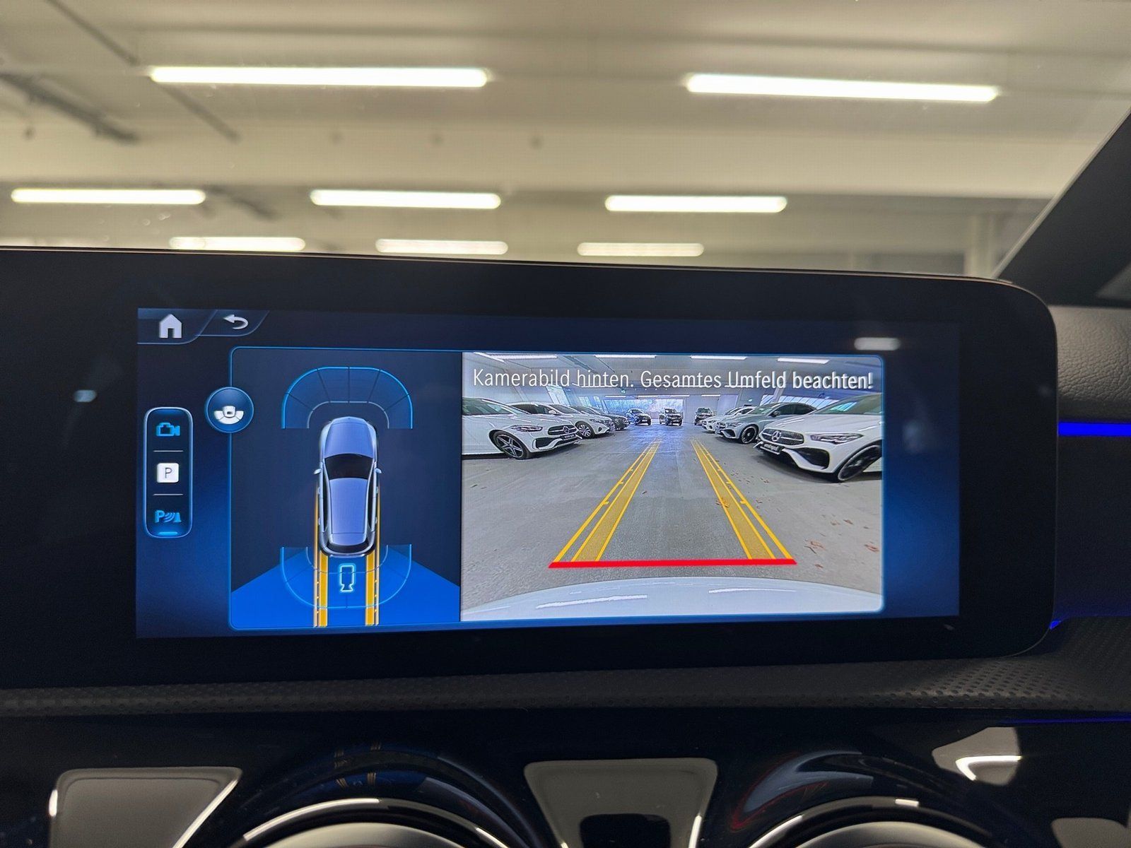 Fahrzeugabbildung Mercedes-Benz A 200 AMG Line *Panorama*LED*Kamera*CarPlay*18"*