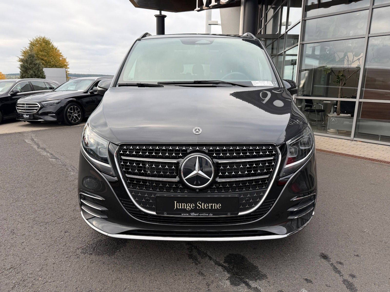 Fahrzeugabbildung Mercedes-Benz V 300 d 4MATIC EXCLUSIVE AMG Panorama Standheiz