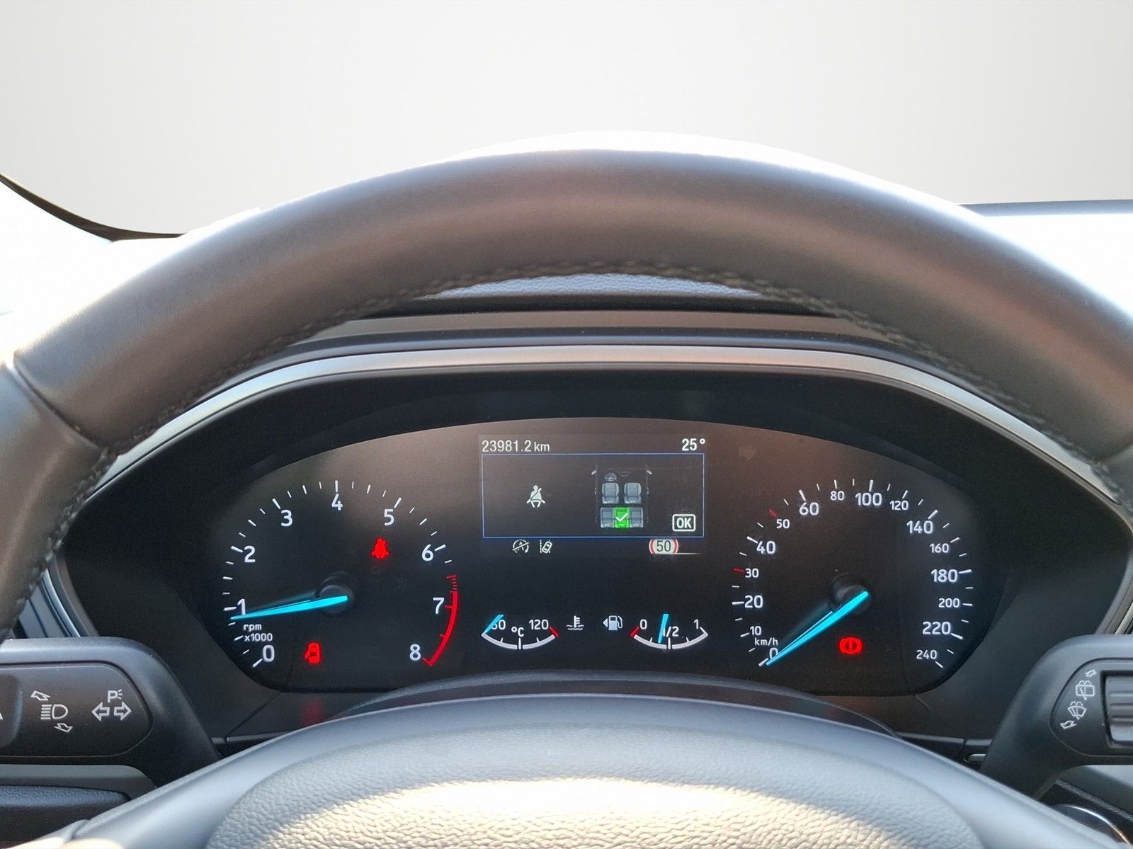 FORD Focus Tunier 1.0 Active KLIMA / ACC / NAVI / SIT - Image 12