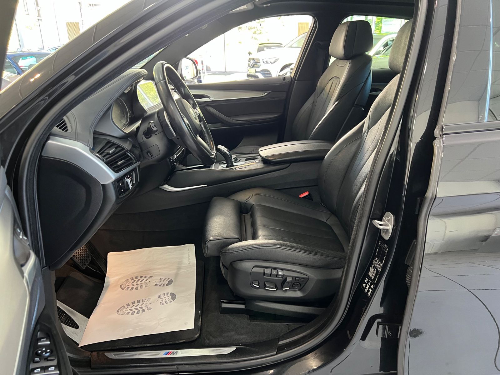 Fahrzeugabbildung BMW X6 xDrive 30 d M Sport Paket *4xSitzh*Head-Up*