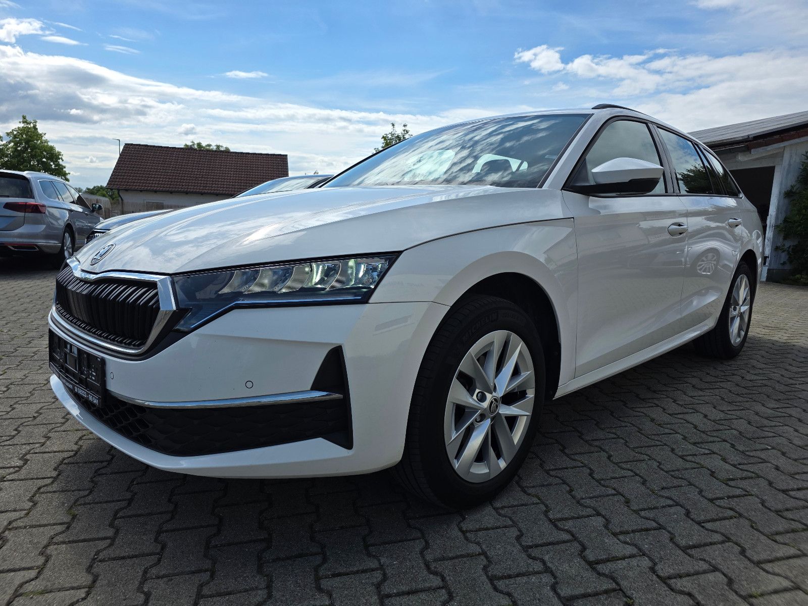 Skoda Octavia 2.0TDI AHK ACC VZE HUD Memory Sitzbelüft