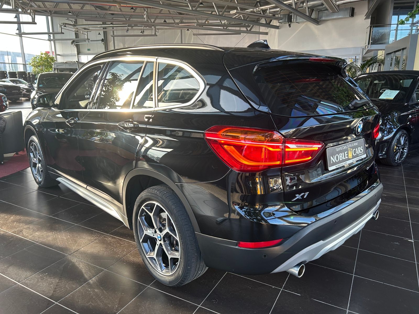 Fahrzeugabbildung BMW X1 sDrive 20 i xLine PANO AHK LED NAVI