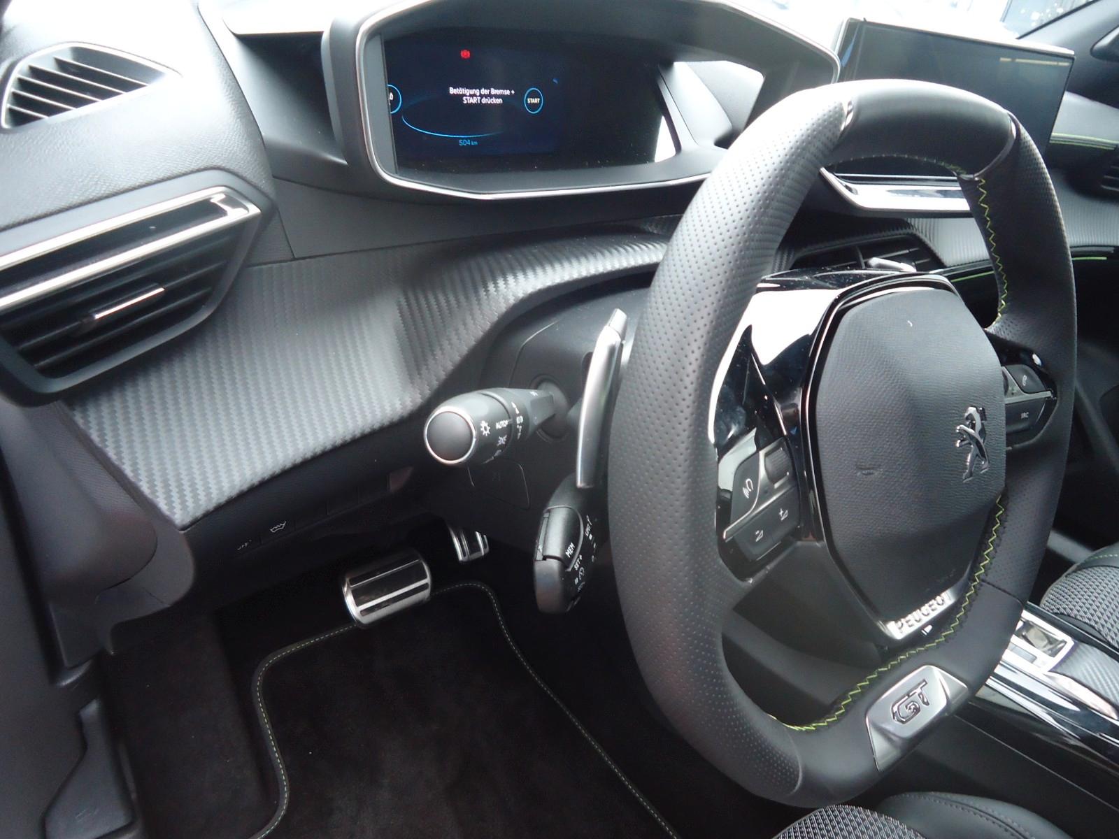 Peugeot 2008 PureTech 155 EAT8 GT *Navi-Sitzheizung*