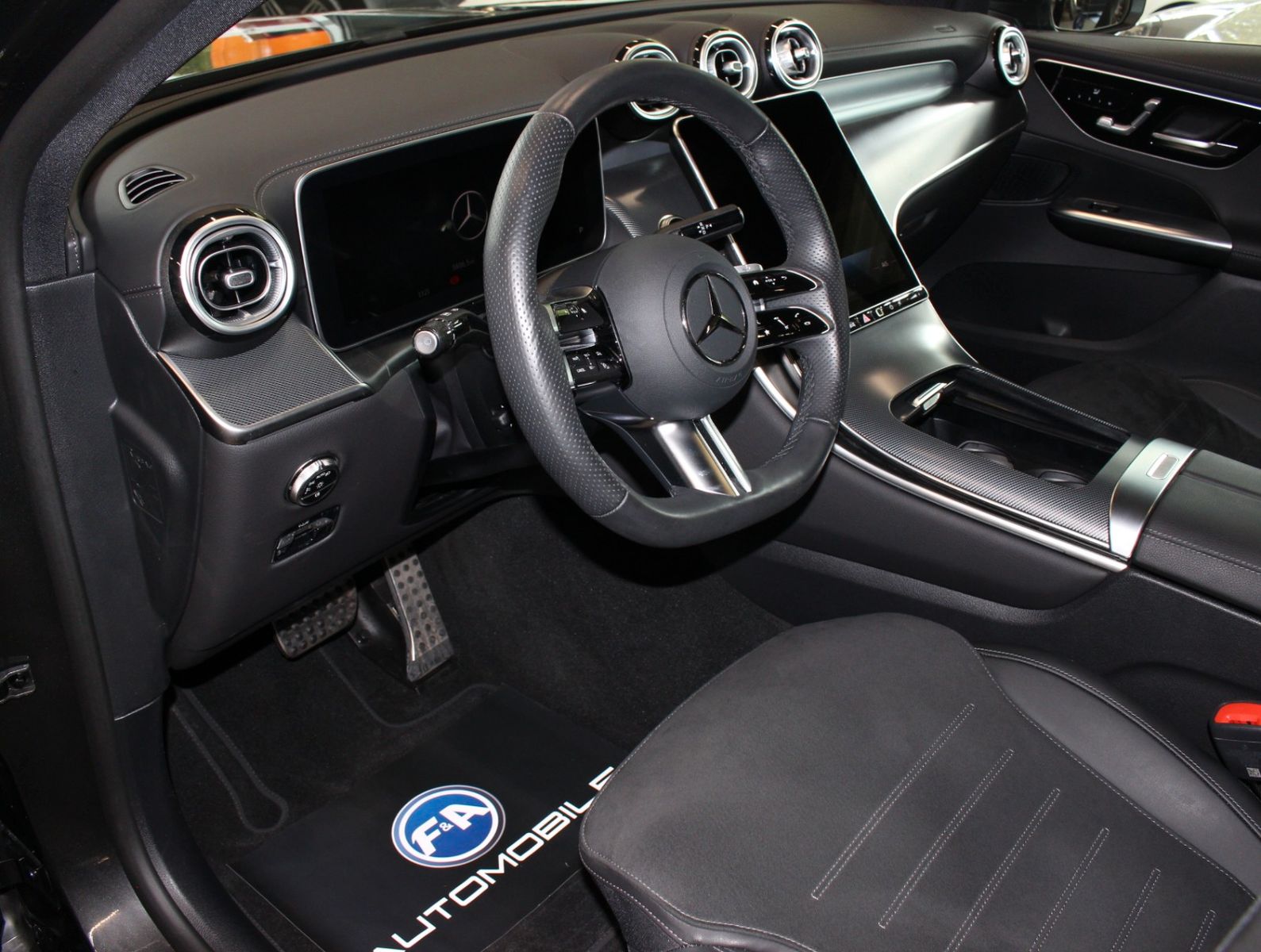 Fahrzeugabbildung Mercedes-Benz GLC 220 d 4Matic Edition AMG Line 1.HAND|5.602KM