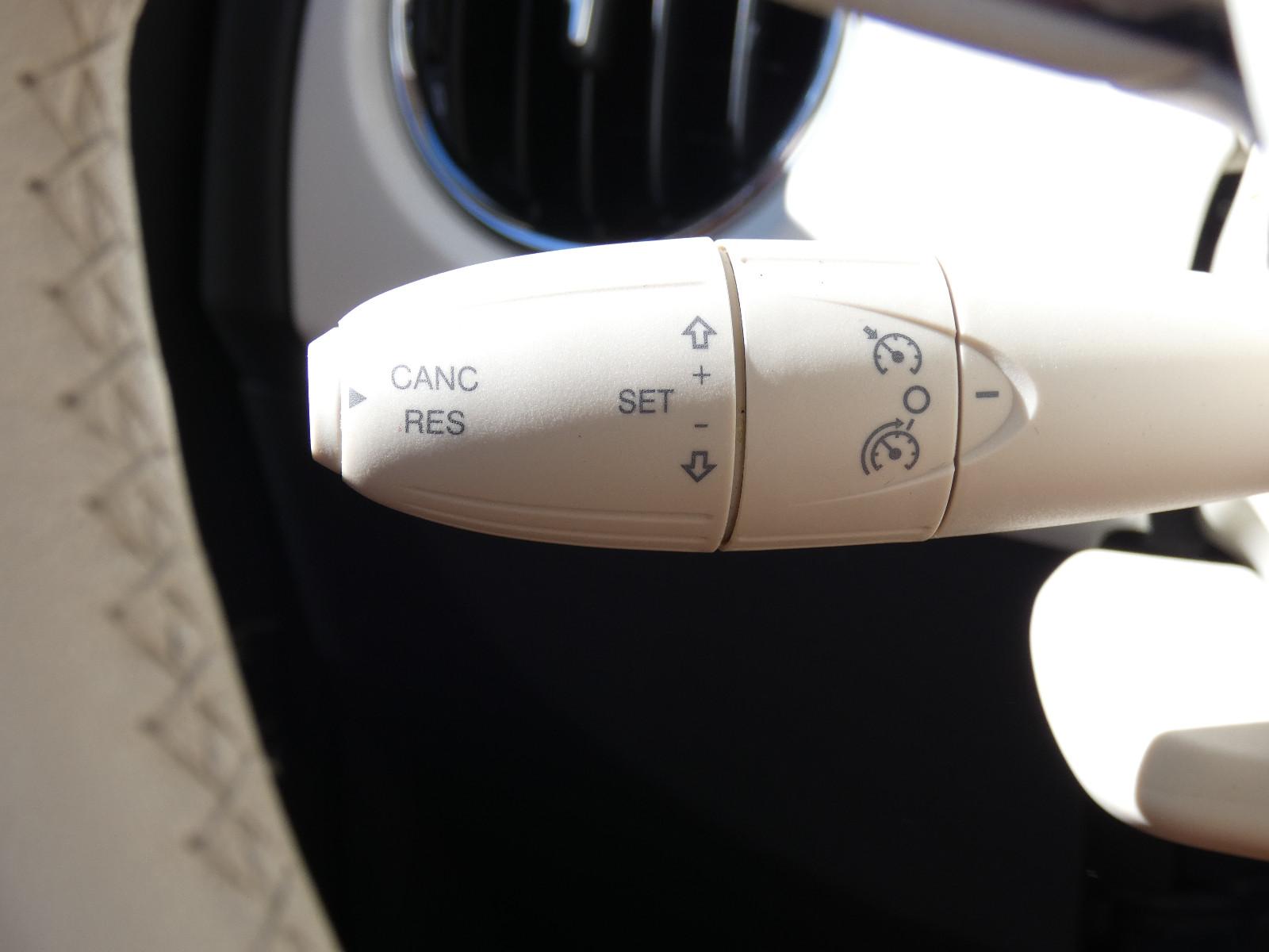 Fiat 500 Anniversario Glas-Schiebedach LED NAVI PDC