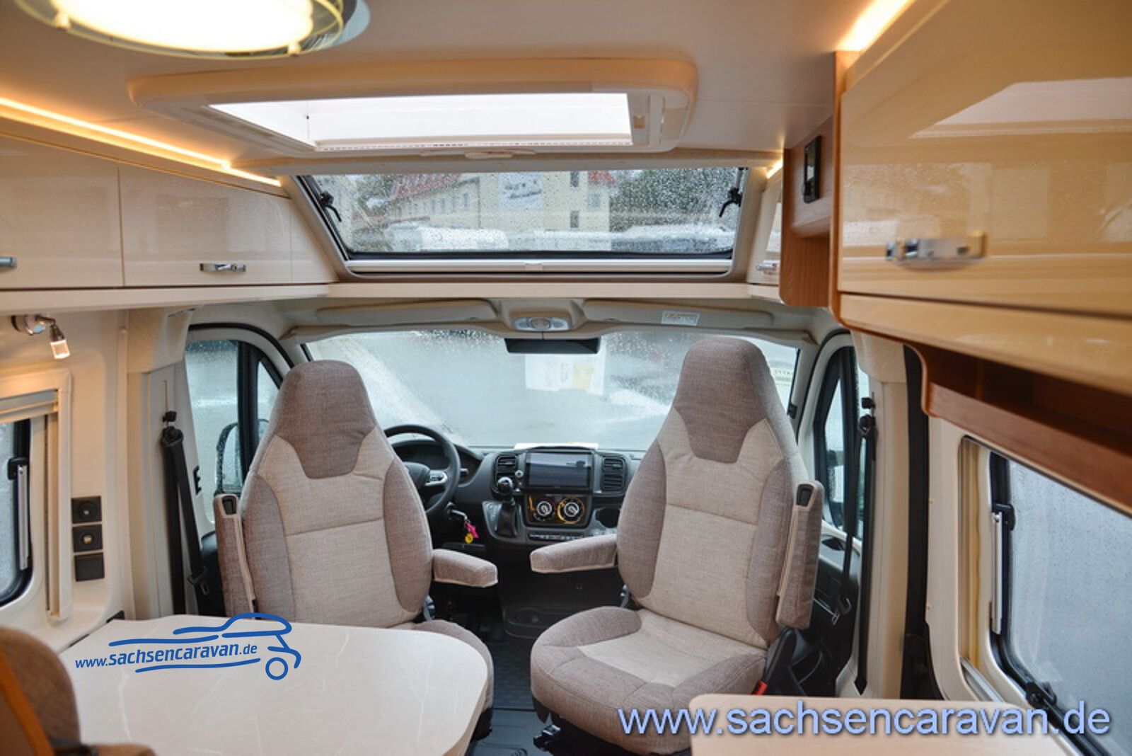 Fahrzeugabbildung Hobby Vantana De Luxe K60 FT sofort verfügbar