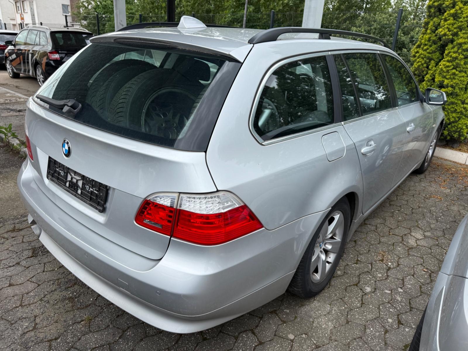 BMW 520 2010 — photo 11