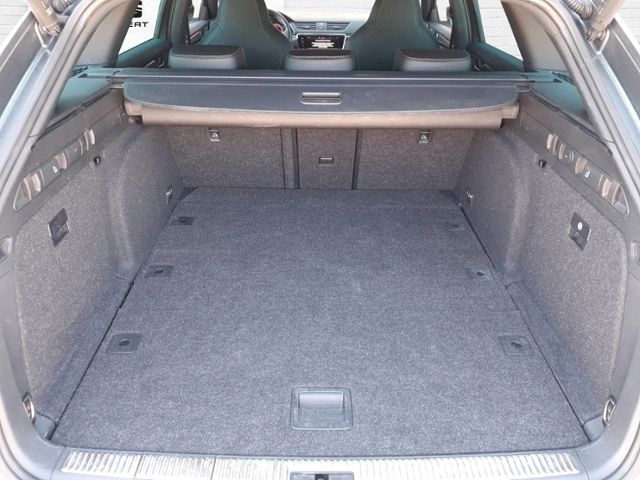 Fahrzeugabbildung SKODA Superb Combi 2,0 TDI Sportline 4x4 Klima LED Nav