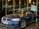 BMW 530d Touring M Sportpaket*PANO/LED/KAMERA/DISTR. - : Blau, Kombi, Sportpaket