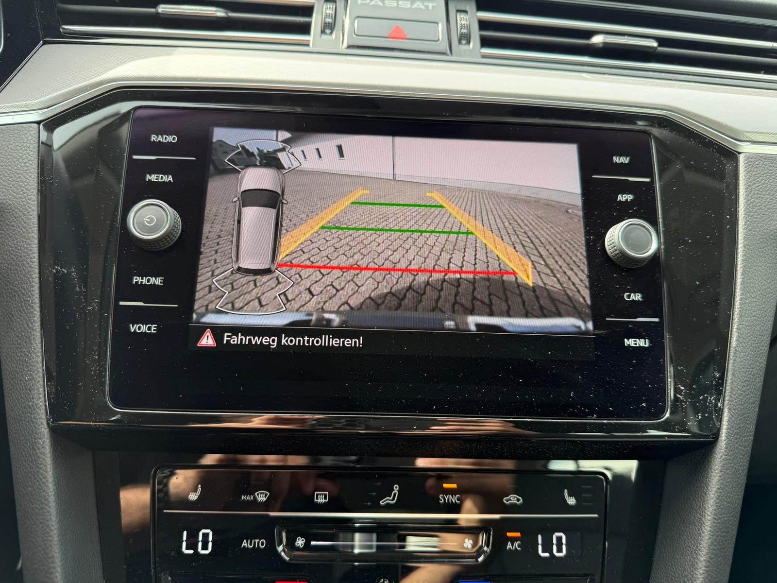 Volkswagen Passat Var. Business 2.0 TSI DSG AHK ACC APP NAV, миниатюра 25
