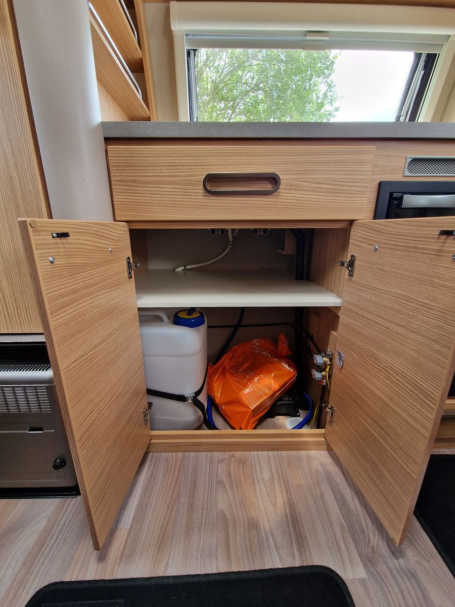 Fahrzeugabbildung T@b BASIC 320