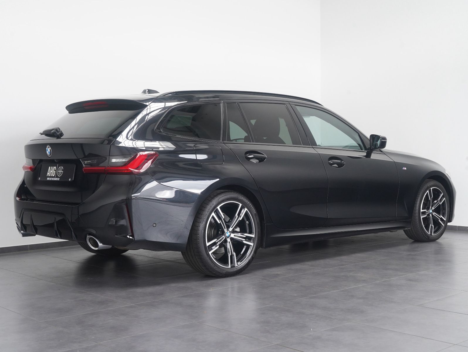 Fahrzeugabbildung BMW 320 d xDrive Touring M Sport LED/DAB/CARPLAY/ACC