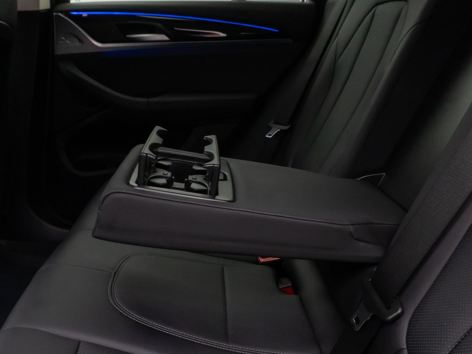 Fahrzeugabbildung BMW X3 xD20i Kamera DAB Leder Alarm M Sport 18Zoll