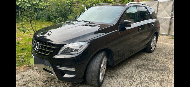 Mercedes-Benz ML 350 CDI BlueTec*AMG-LINE*AHK*Klima*Alu*Navi