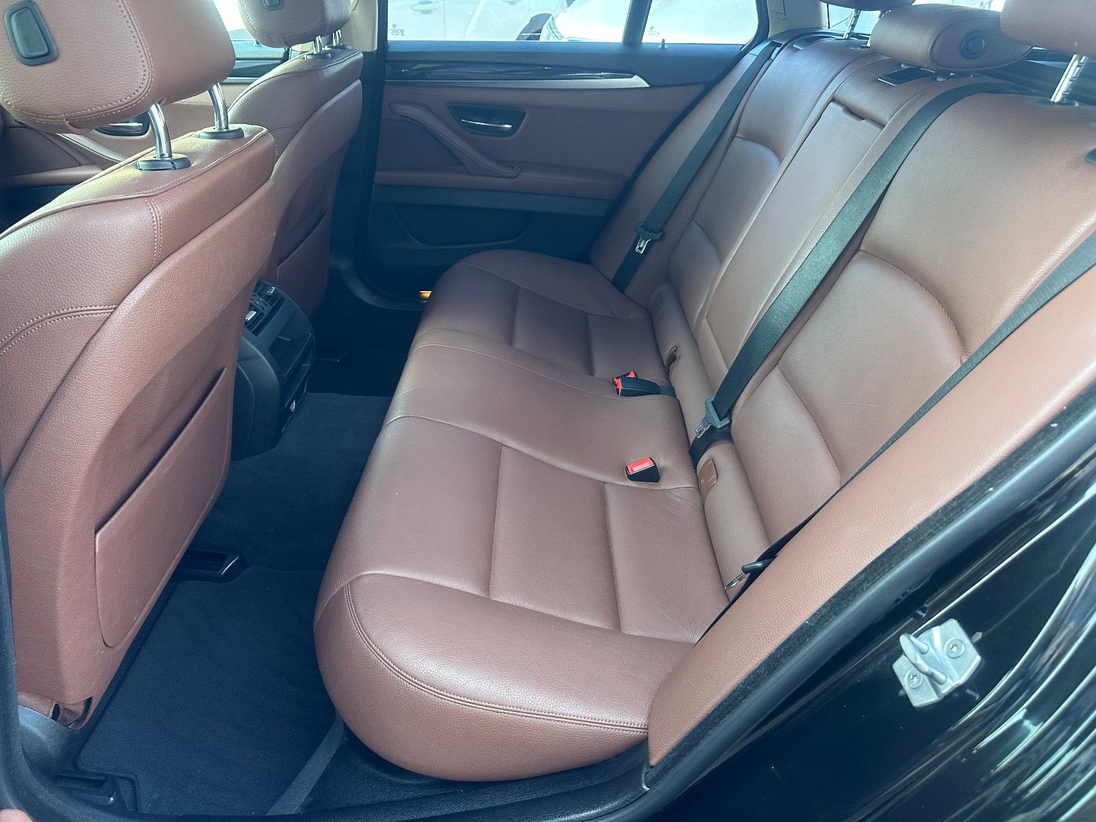 Fahrzeugabbildung BMW 520 d TOURING*HEAD-UP+LEDER-BRAUN*
