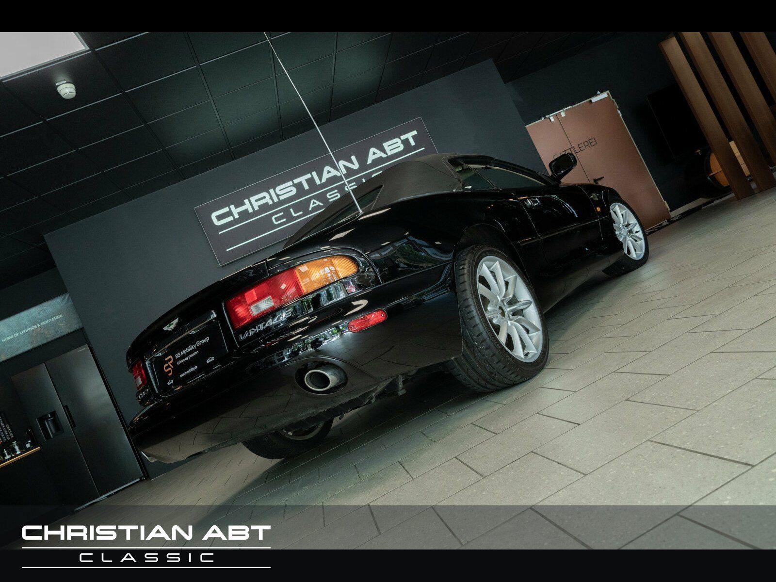 Fahrzeugabbildung Aston Martin Vantage V12