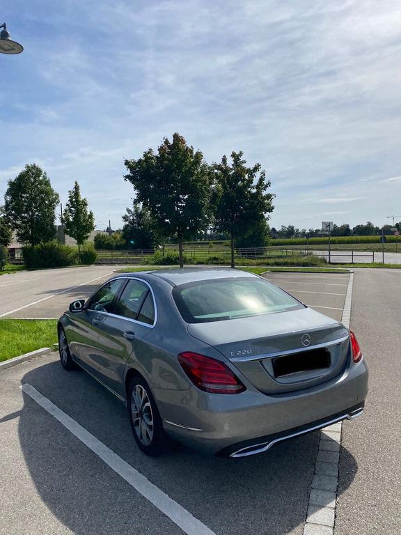 Mercedes-Benz C 220